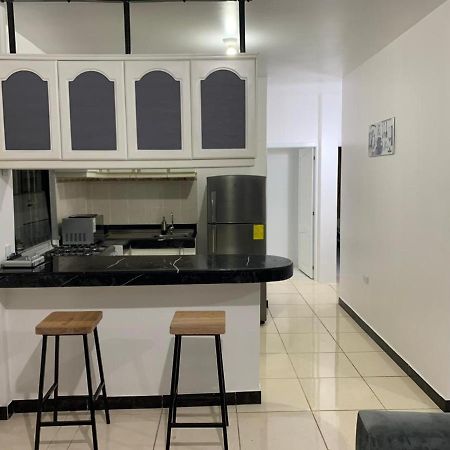 Comfortable 3-Bedroom Apartment, Close To The American Consulate กวายากิล ภายนอก รูปภาพ