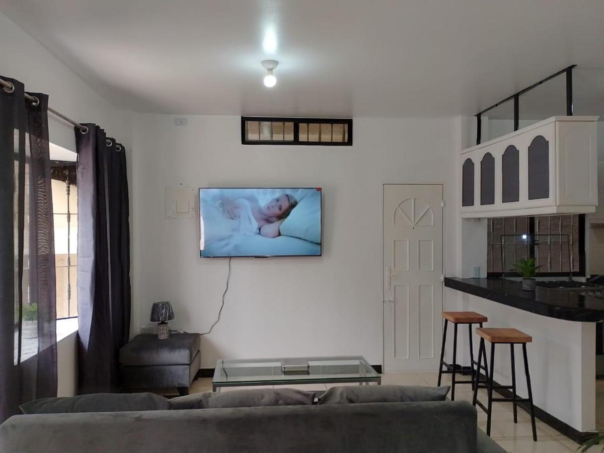Comfortable 3-Bedroom Apartment, Close To The American Consulate กวายากิล ภายนอก รูปภาพ