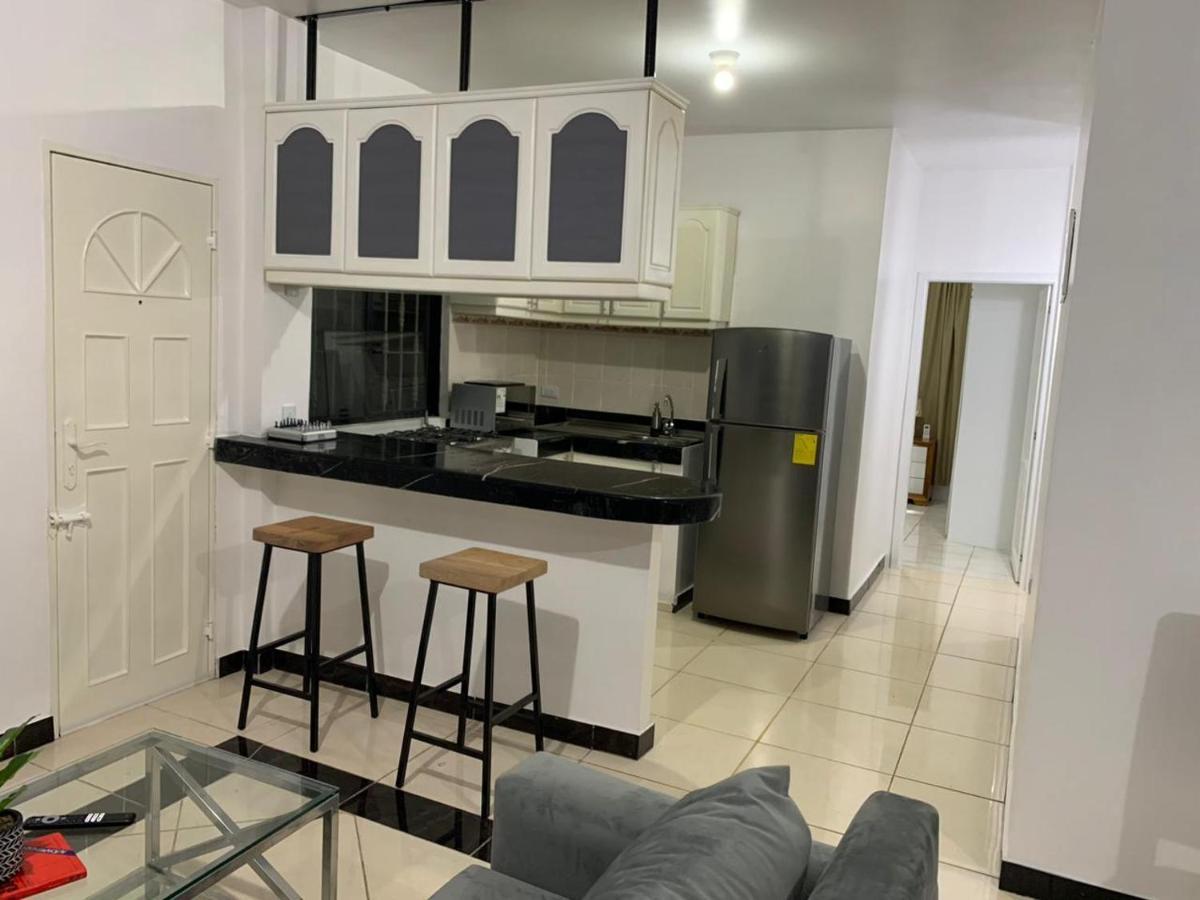 Comfortable 3-Bedroom Apartment, Close To The American Consulate กวายากิล ภายนอก รูปภาพ